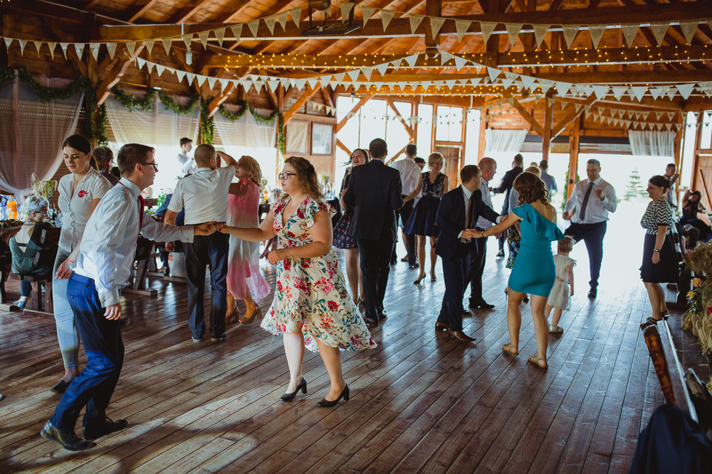 rustykalne wesele w stodole dolnyśląsk wrocław fot. Krystian Papuga