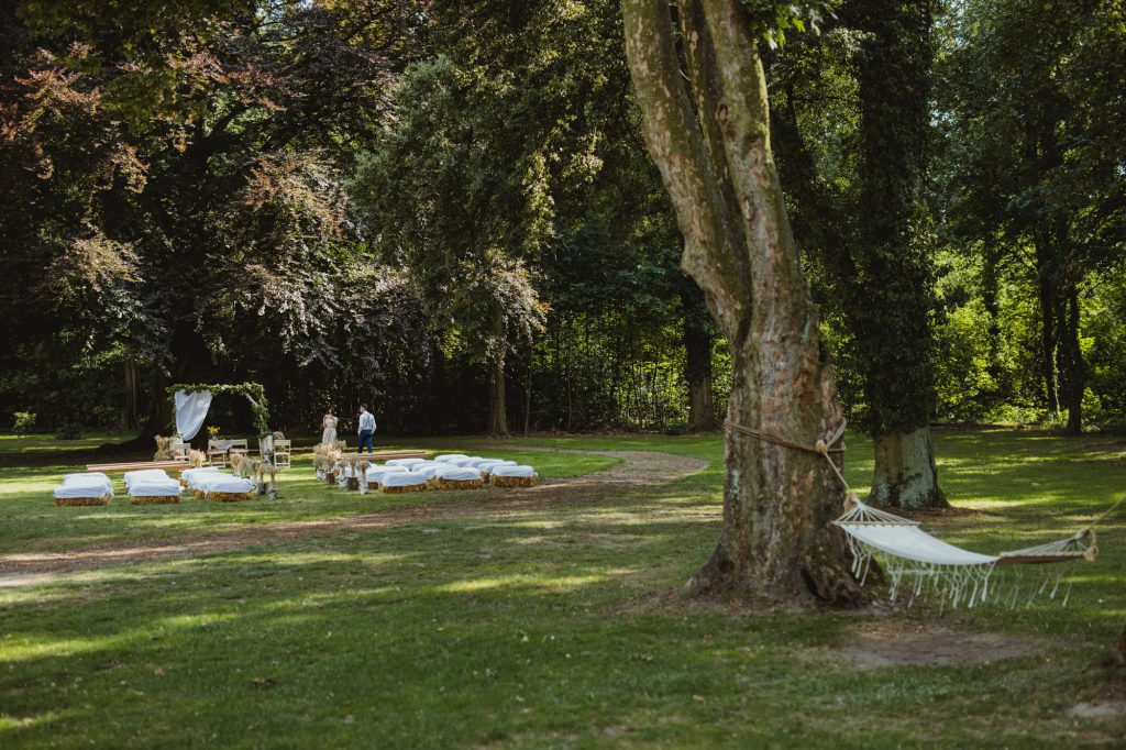 rustykalna ceremonia ślubna wesele w stodole